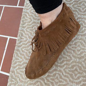 Minnetonka Mocs Size 10, new